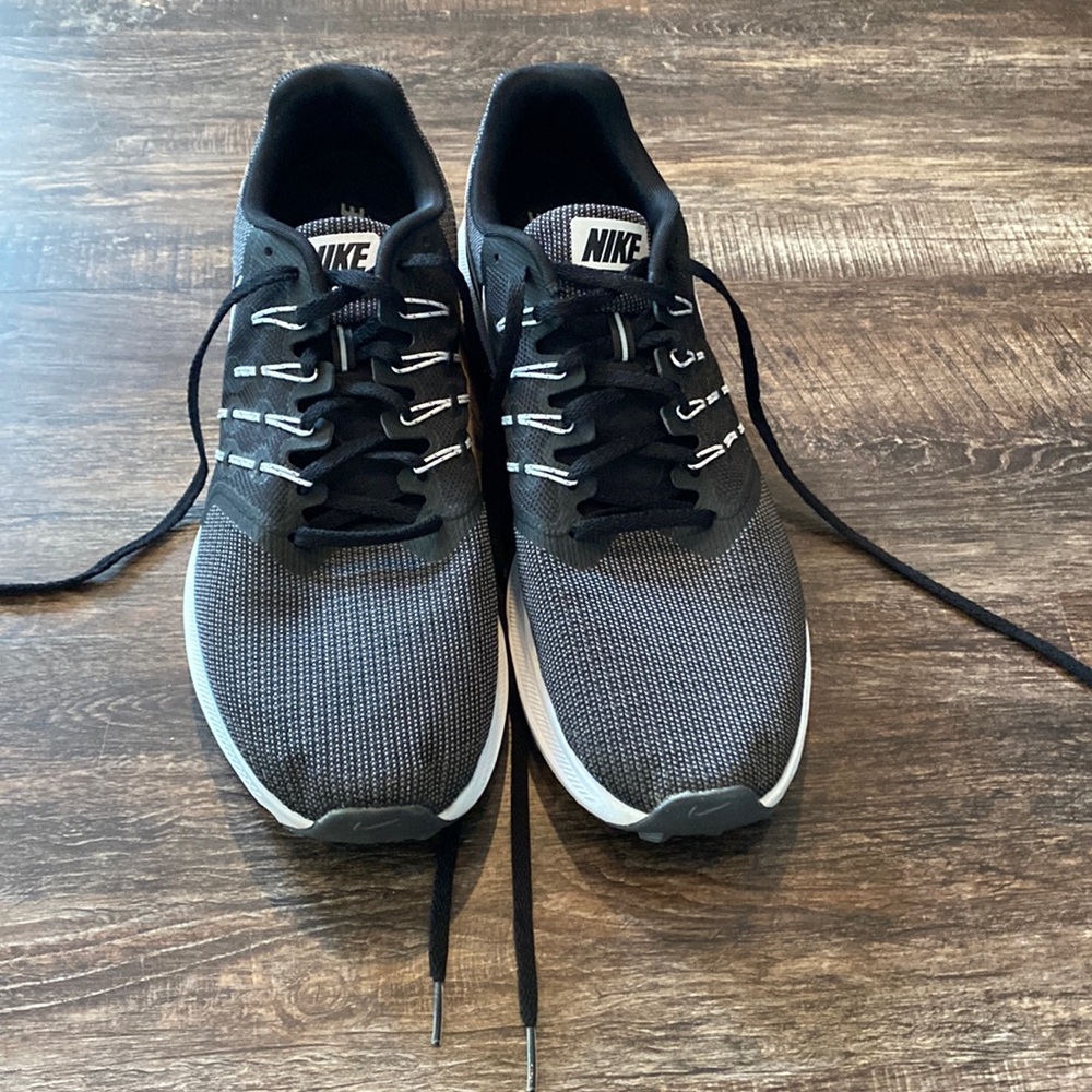 Men’s nike running shoes size 12.5